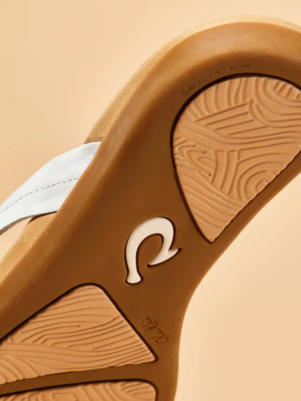 Olukai Honu - White/Sand