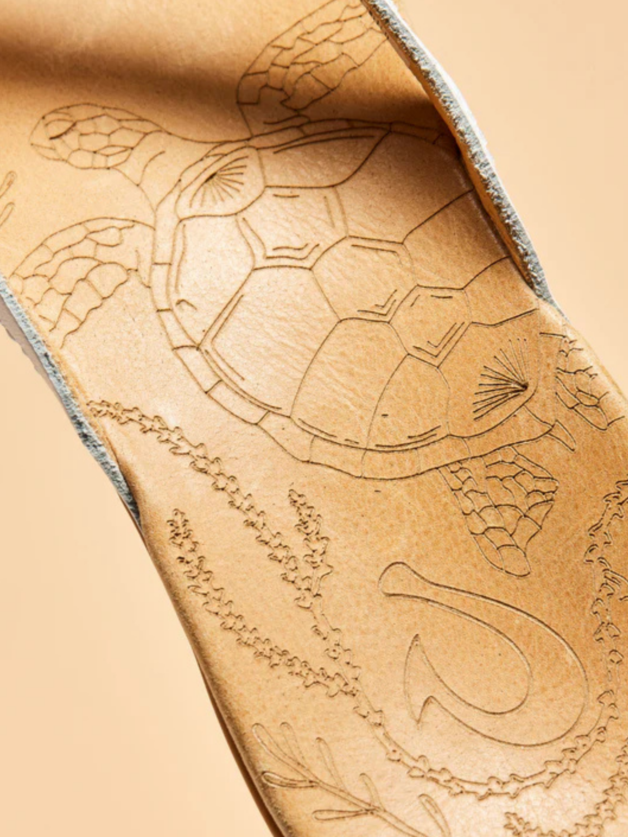 Olukai Honu - White/Sand